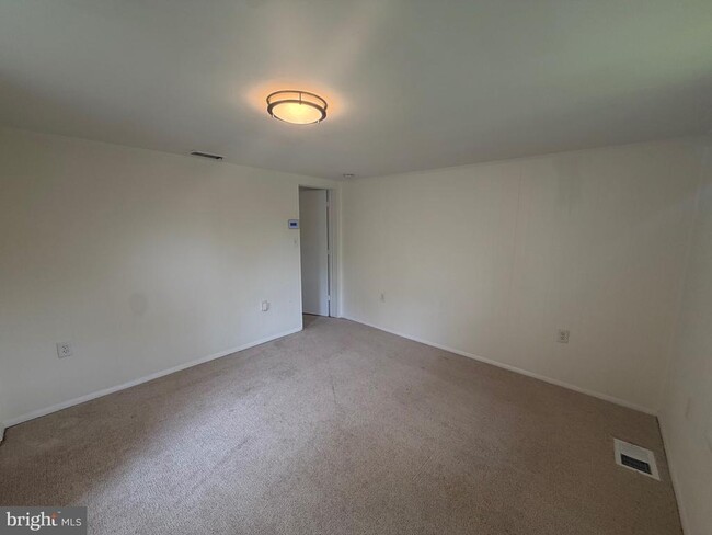 Building Photo - 5014 Delaware St