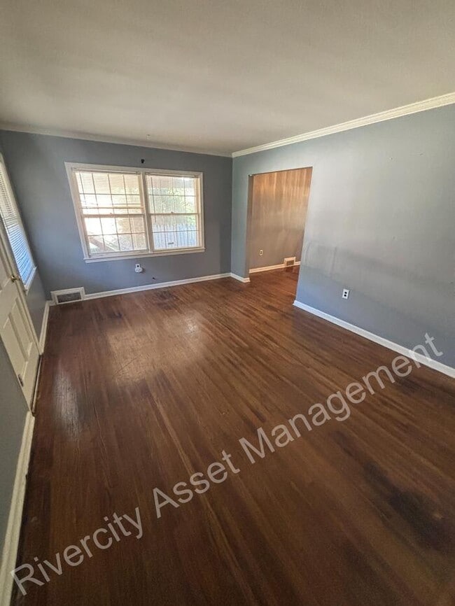 Building Photo - Charming 3-Bedroom Home with Fenced Yard & Original Hardwood Floors – Frayser, Section 8 Welcomed!