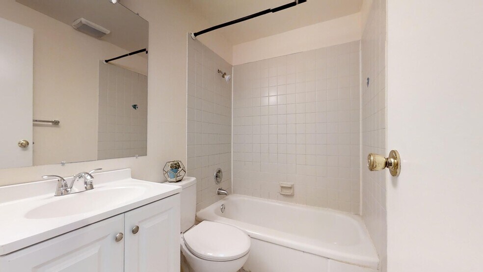 Bathroom - 12405 NE 109th Pl