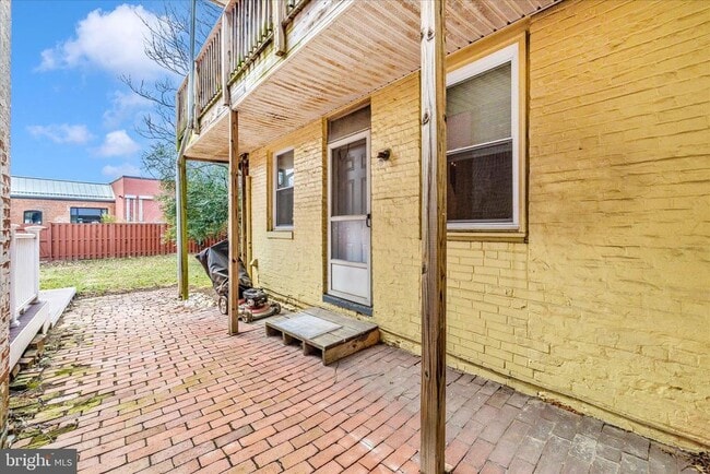 Building Photo - 326 E Patrick St