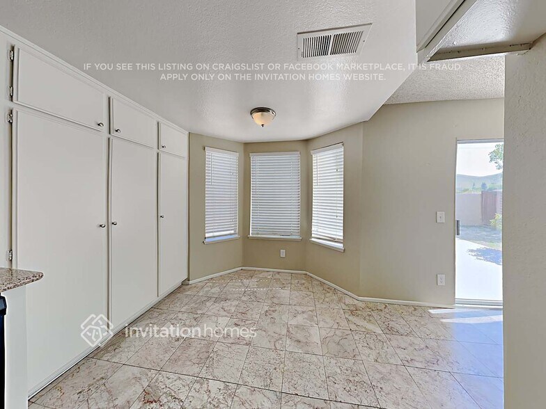 Building Photo - 14327 Green Vista Dr