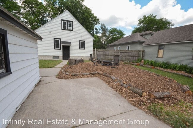 Building Photo - 3 br, 1 bath House - 317 10th Ave NE