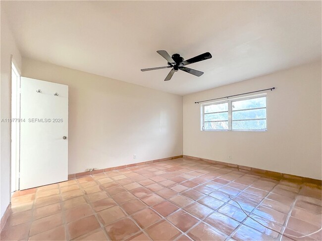 Building Photo - 192 SW 62nd Terrace