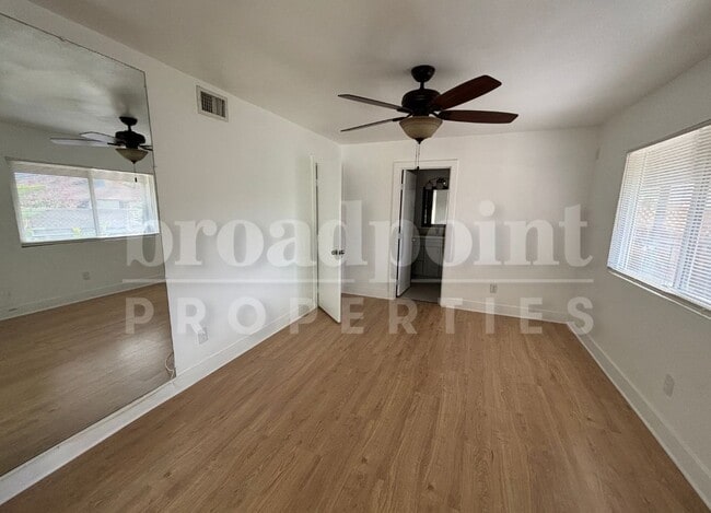 Building Photo - 522 Charlotte Dr