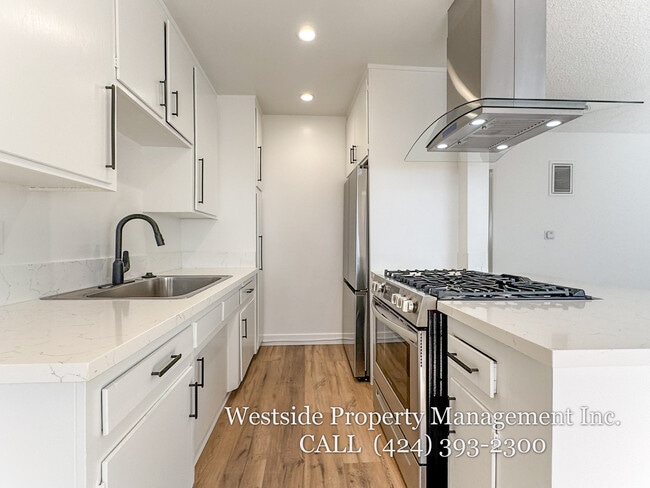 Building Photo - 4051 Mclaughlin Ave