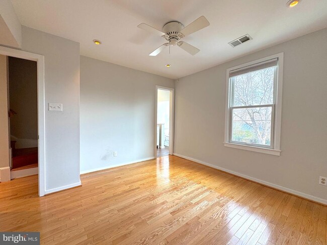 Building Photo - 1318 Dewitt Ave