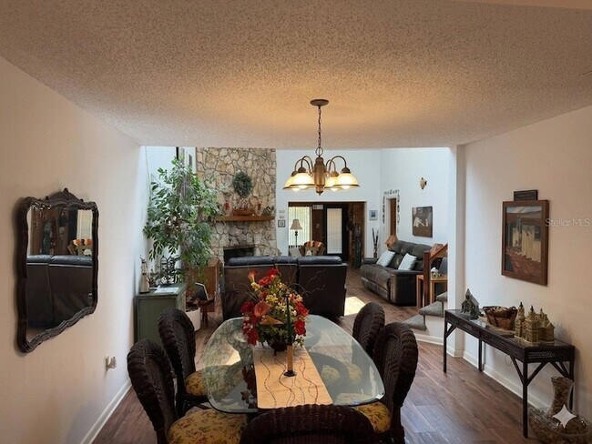 Building Photo - 804 Palm Harbor Ct