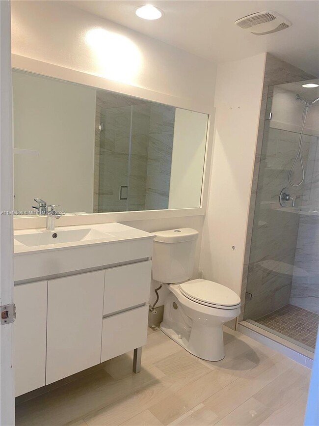 Building Photo - 2 bedroom in Aventura FL 33180