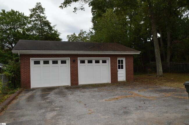 Building Photo - 1005 W Poinsett St