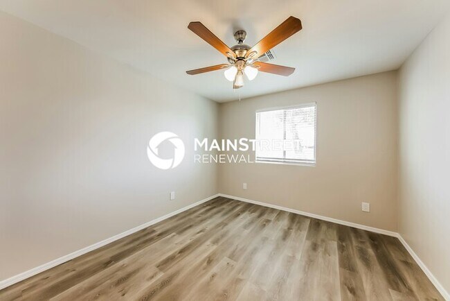 Building Photo - 3 Bedroom Pet-Friendly Home in Phoenix, AZ with Main Street Renewal