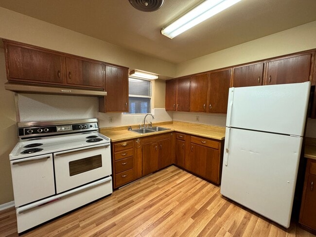 Building Photo - 360 Virtual Tour Available