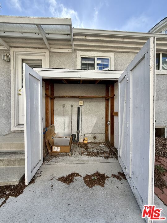 Building Photo - 1931 Ruhland Ave