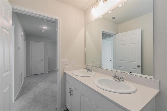 Building Photo - 801 Ozark Path