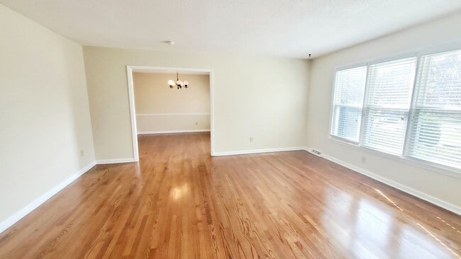 Building Photo - Spacious 3 bedroom 2 bathroom in Gastonia