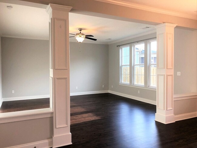 Building Photo - 902 Chesford Dr