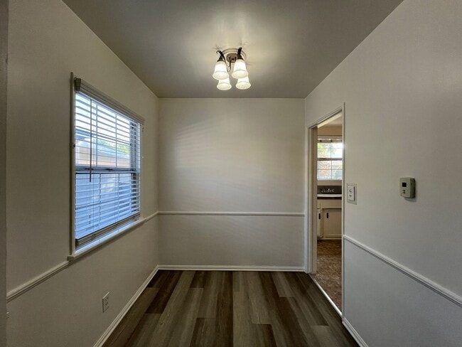 Building Photo - Panorama City 2+1 house w/garage + backyard! (8062 Lennox)