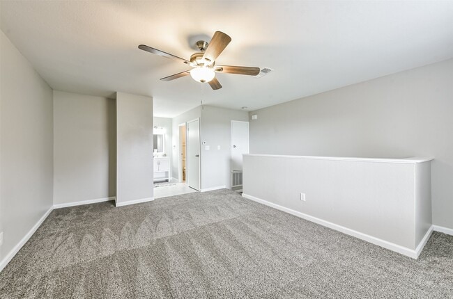 Building Photo - 2501 Gulf Fwy