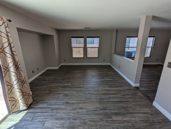 Building Photo - 4917 Hostetler Ave