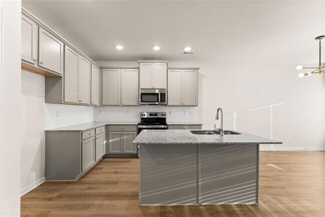 Building Photo - 76 Regent Pk