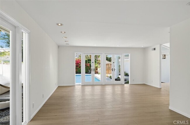 Building Photo - 978 Sandcastle Dr