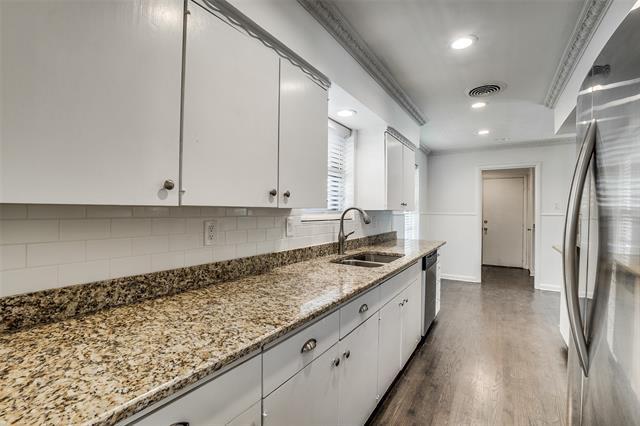 Building Photo - 9226 Larchwood Dr