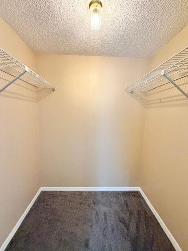 Building Photo - Orange City  - 2 Bedroom, 2 Bathroom – $1,550.00- 55+ Community