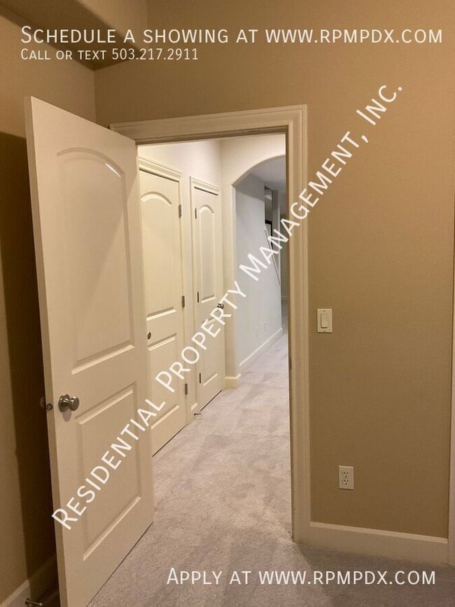 Building Photo - 18278 SW Santoro Dr