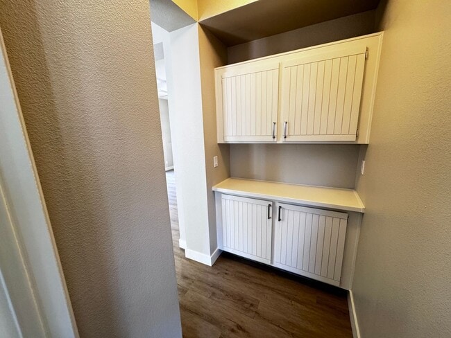 Building Photo - Quaint Home in the Beautiful Desert Shores Community!