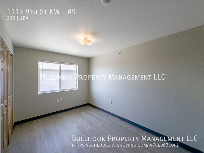 Building Photo - 1113 9th St NW