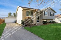 Building Photo - 306 NE Grant St