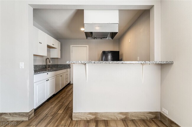 Building Photo - 1604 Ardmore St