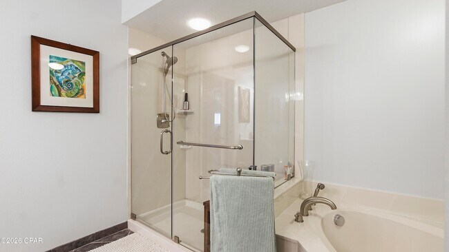 Building Photo - 2400 Grandiflora Blvd