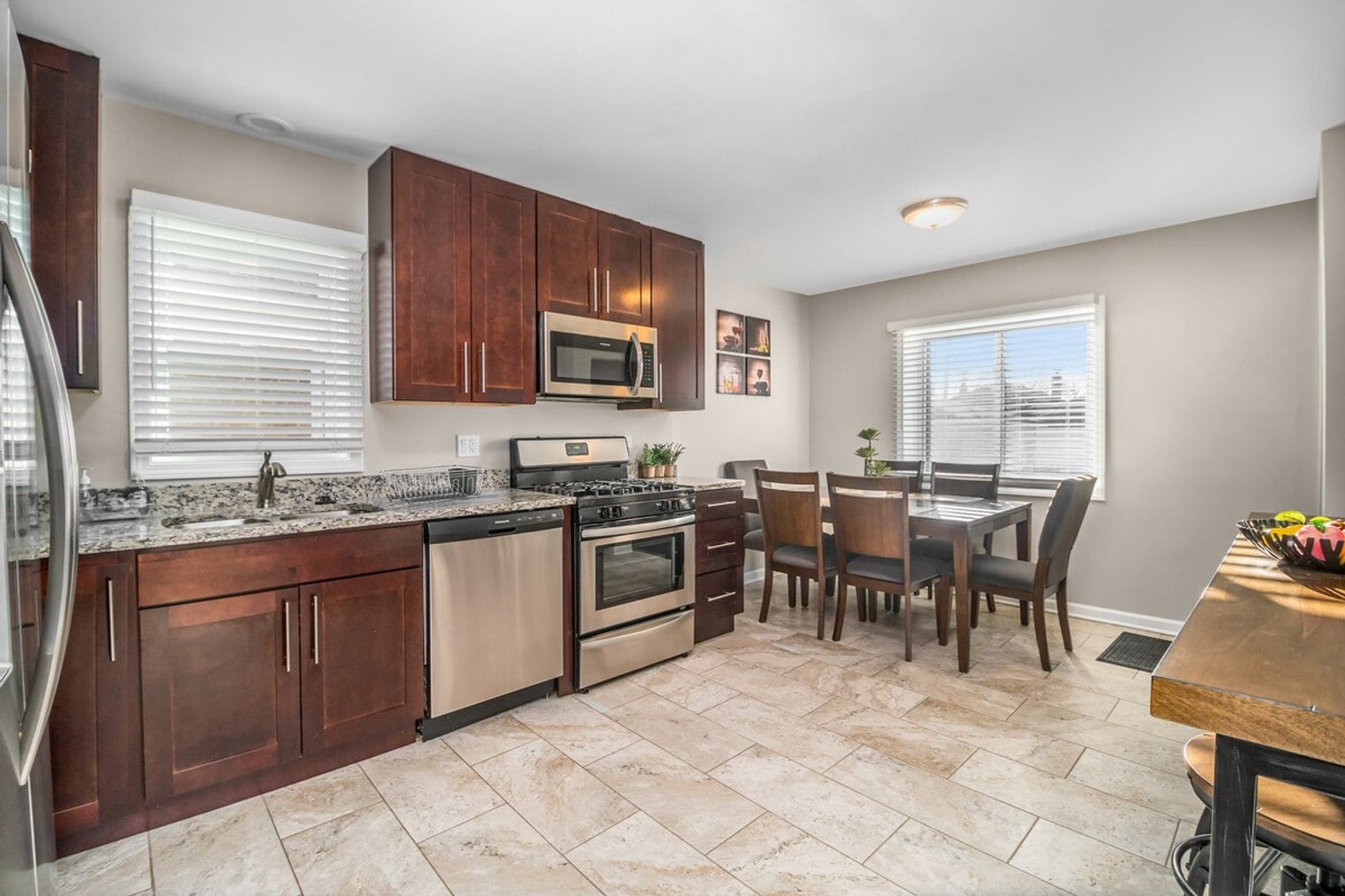 Building Photo - 3833 S 61st Ct