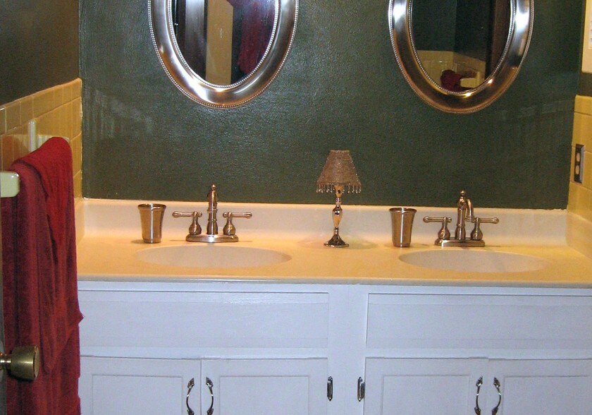 Building Photo - 1917 Pike Dr