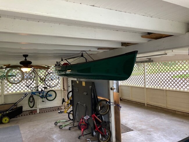 Building Photo - ** 3 Bedroom Rental Steps From Pollard Par...