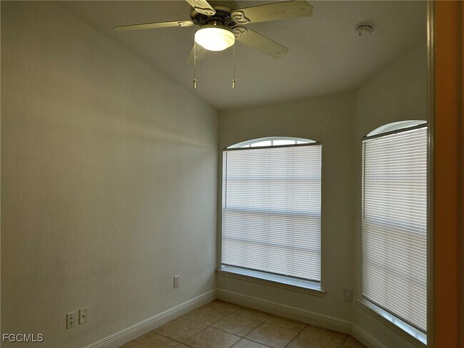 Building Photo - 423 SE 23rd Pl