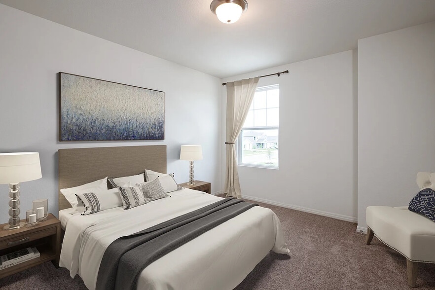 Building Photo - Room in House on Shooter McGavin Dr