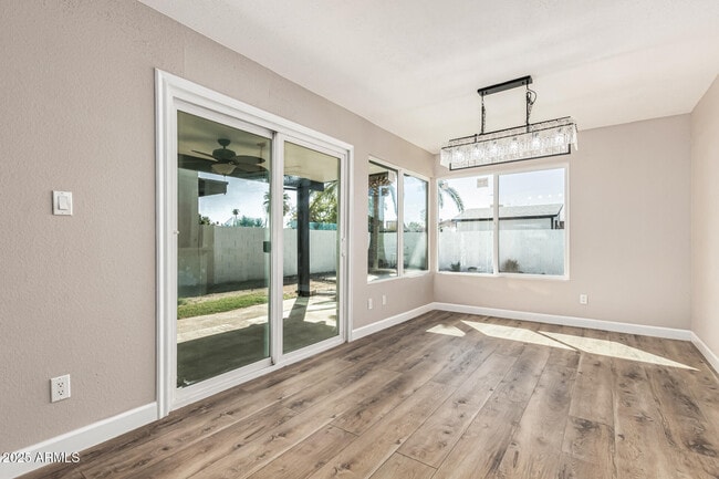 Building Photo - 10838 N 32nd Ln