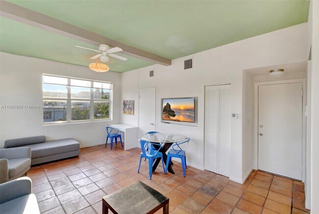 Building Photo - 1342 Drexel Ave
