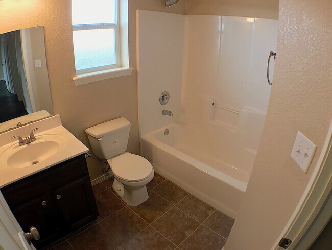 Building Photo - Northeast El Paso 4 Bed Refrig A/C
