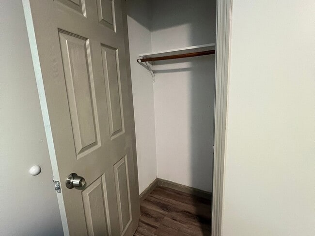 Building Photo - 72 Oak St