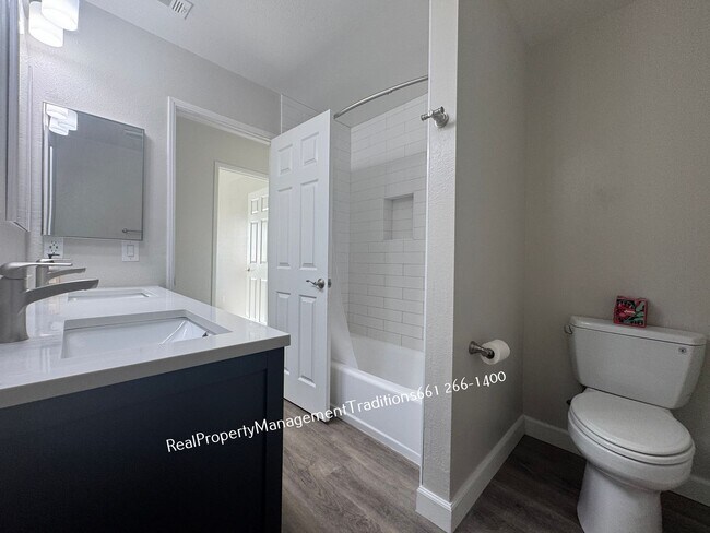 Building Photo - Elegant  4 Bed 2 Bath Home