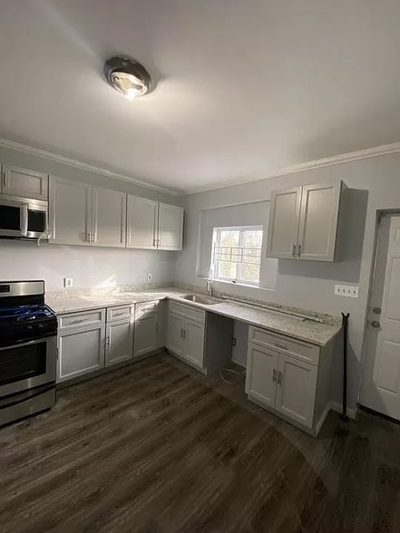 Building Photo - 2241 Cedley St