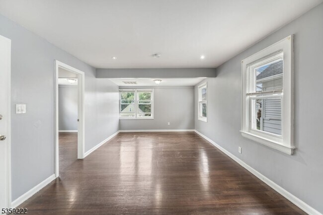 Building Photo - 1112 Thompson Ave