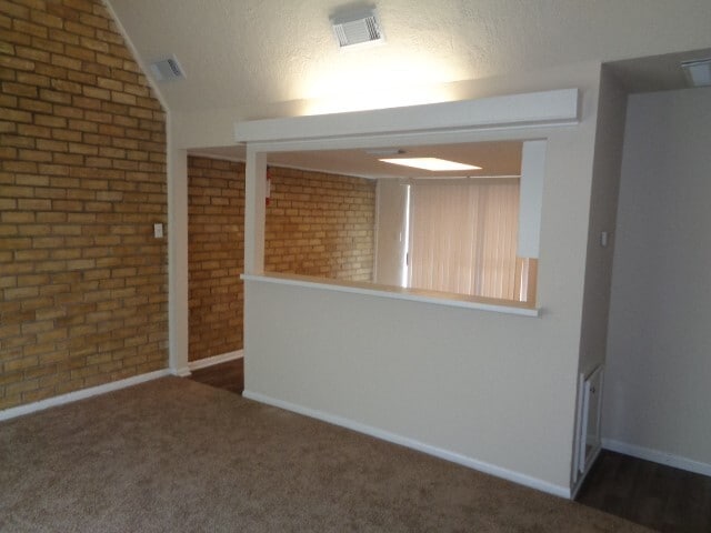 Building Photo - 701 Foster Dr