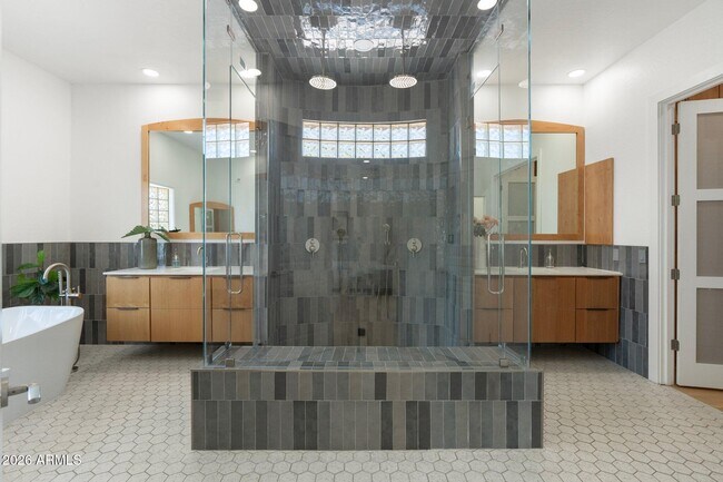 Building Photo - 7471 E Sunnyvale Dr