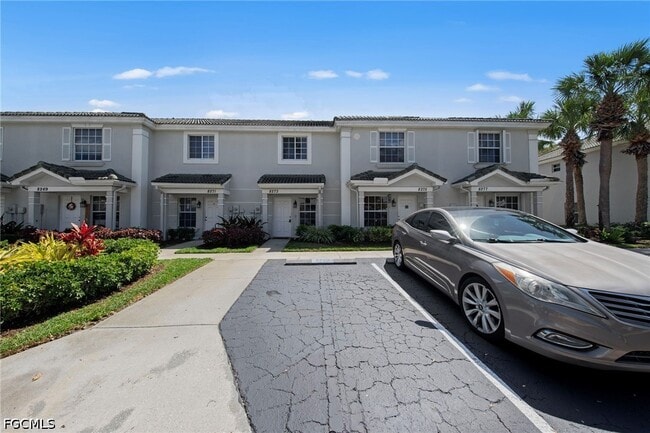 Building Photo - 8273 Pacific Beach Dr