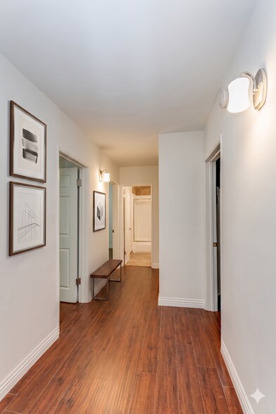 Hallway - 4311 Coldwater Canyon Ave