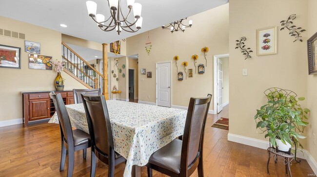 Building Photo - 303 Gateview Dr