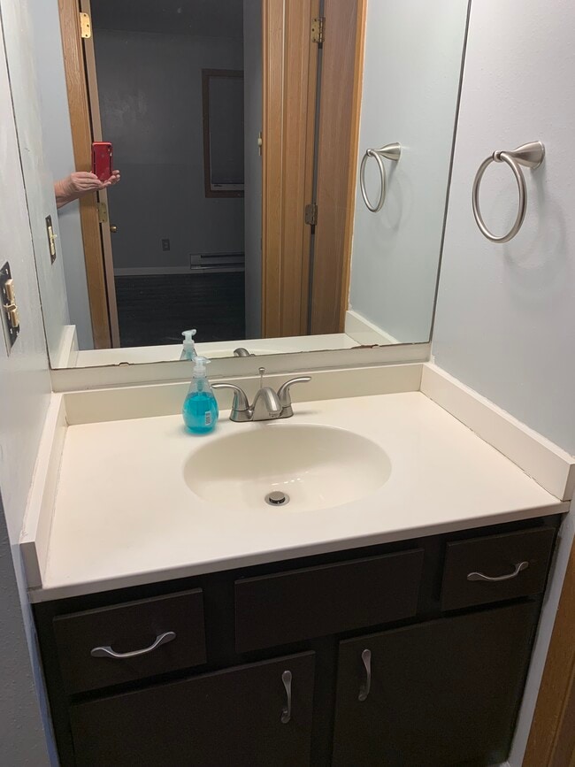 Building Photo - Iowa Ave